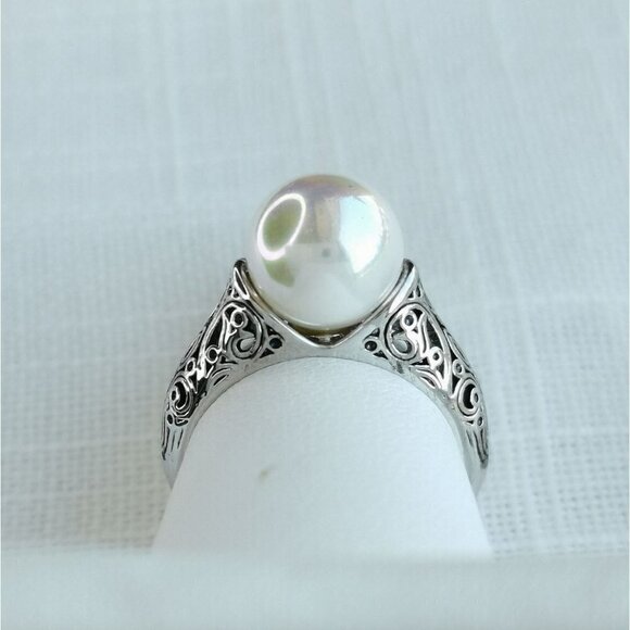 NWT White shell pearl filigree cocktail ring size 8 - Picture 2 of 6